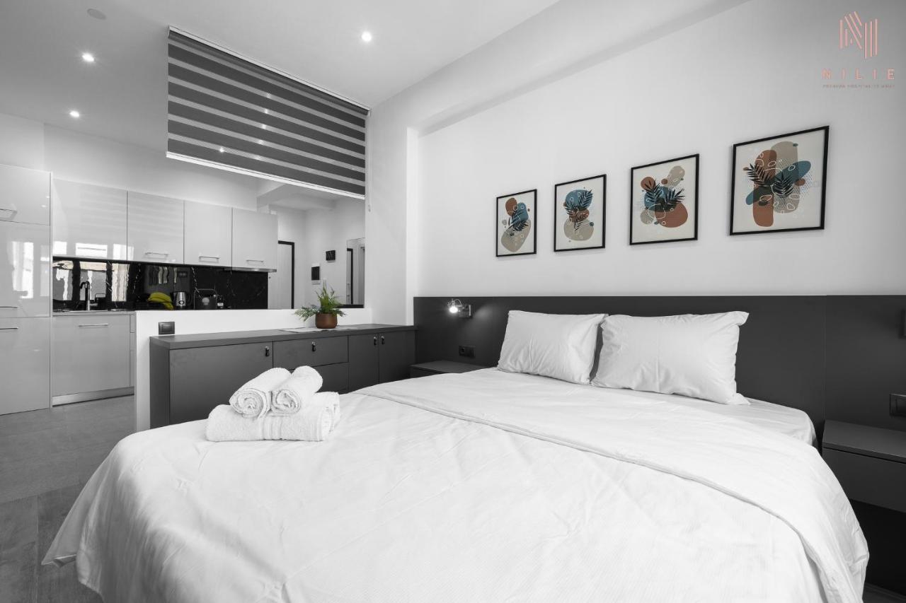 New Era, Nilie Hospitality Mgmt * Thessaloniki